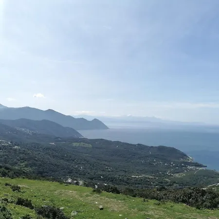 Petit Havre De Paix Au Bord De La * Linguizzetta