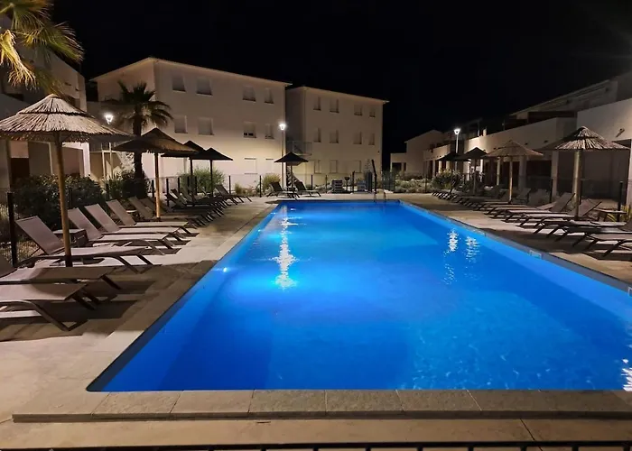 Petit Havre De Paix Au Bord De La Linguizzetta