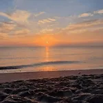 Petit Havre De Paix Au Bord De La Apartman *