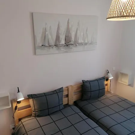 Petit Havre De Paix Au Bord De La *