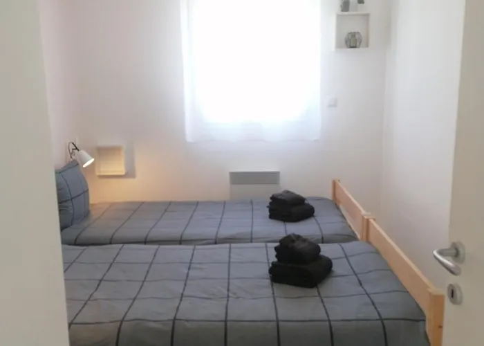 Petit Havre De Paix Au Bord De La Apartment